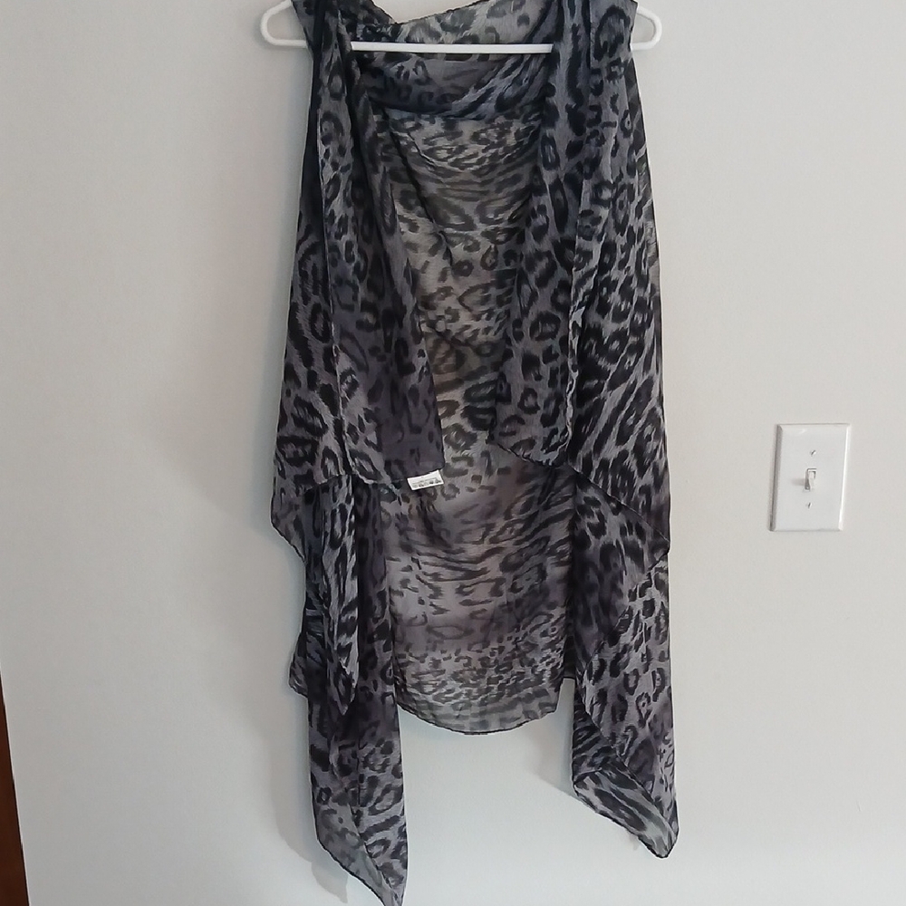 Elegant Gray Leopard Print Women's Blouse